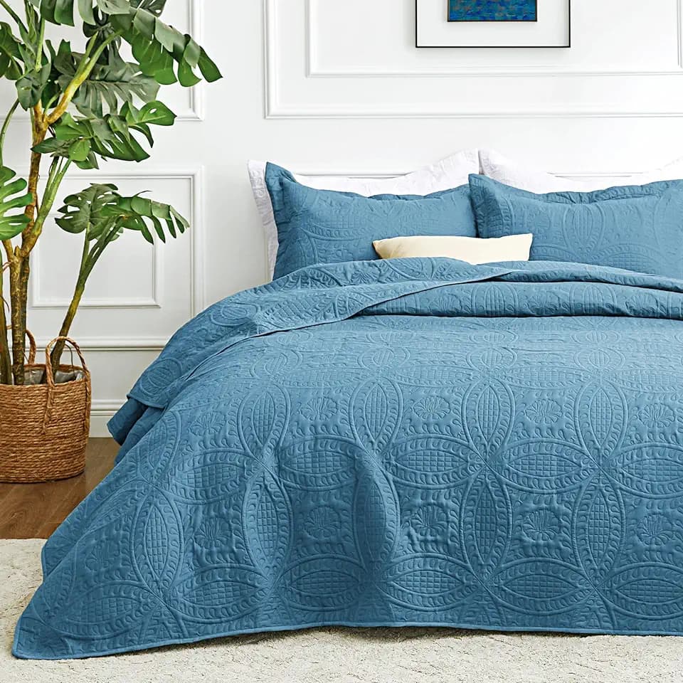 Love's cabin King Size Quilt Bedding Set Misty Blue Bedspreads - Bed Lightweight Bedspread Comforter - Coin Pattern Bedding Coverlet for All Season - 3 Pieces (1 Quilt, 2 Pillow Shams)