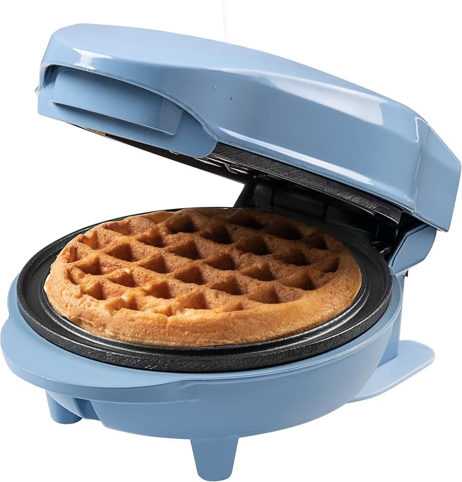 Bestron Mini-Waffeleisen für klassische Waffeln, kleiner Waffelmaker mit Antihaftbeschichtung, für Kindergeburtstage, Familienfeiern, Ostern oder Weihnachten, Retro Design, 550 Watt, Farbe: Blau