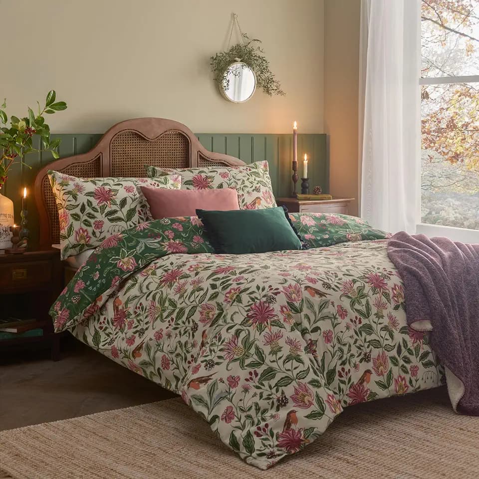furn. Wylder Nature Beatrice Bettbezug-Set – Wendbarer Blumen-Vintage-Landschaftsdruck mit Rotkehlchen-Detail (Mehrfarbig – Kingsize)