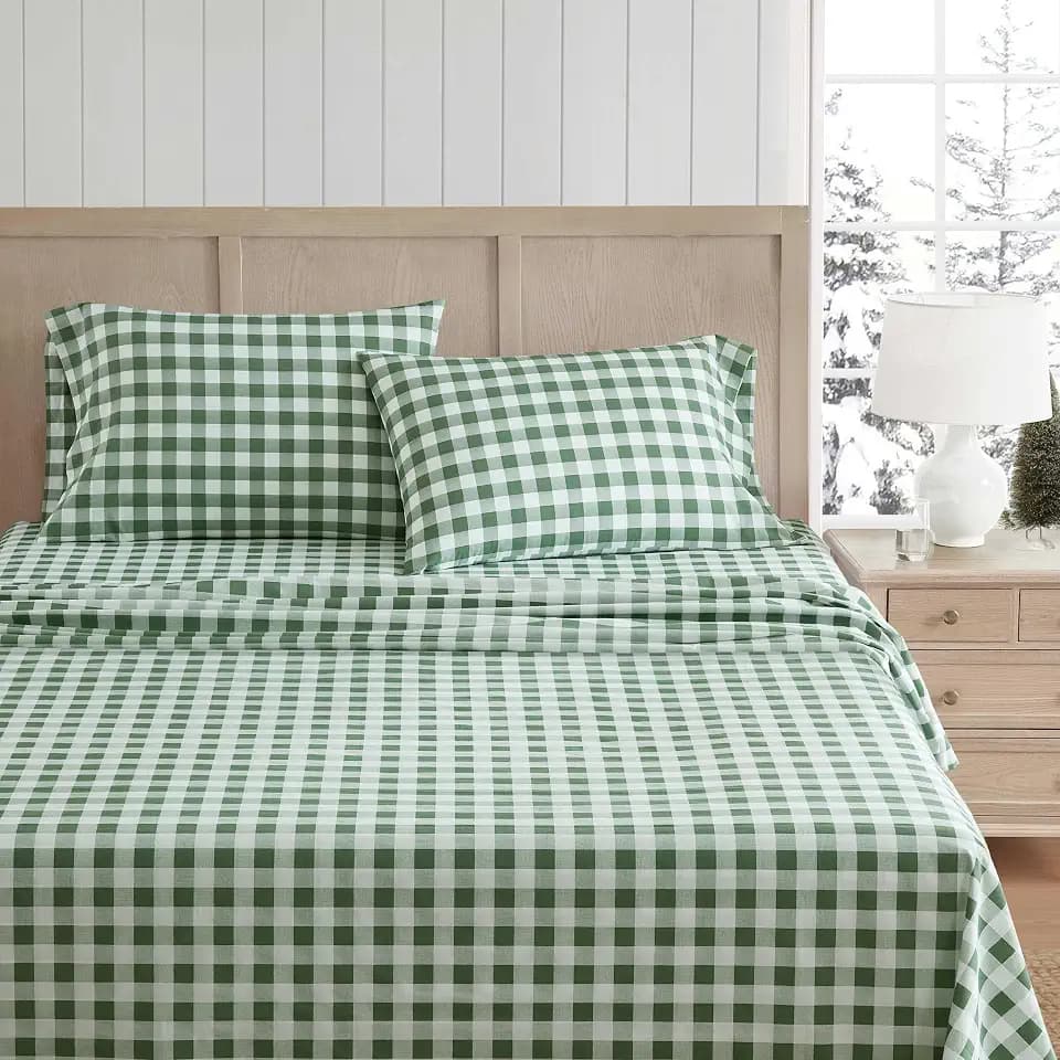 Martha Stewart - Queen Size Sheet Set with Fitted Sheet & Pillowcases