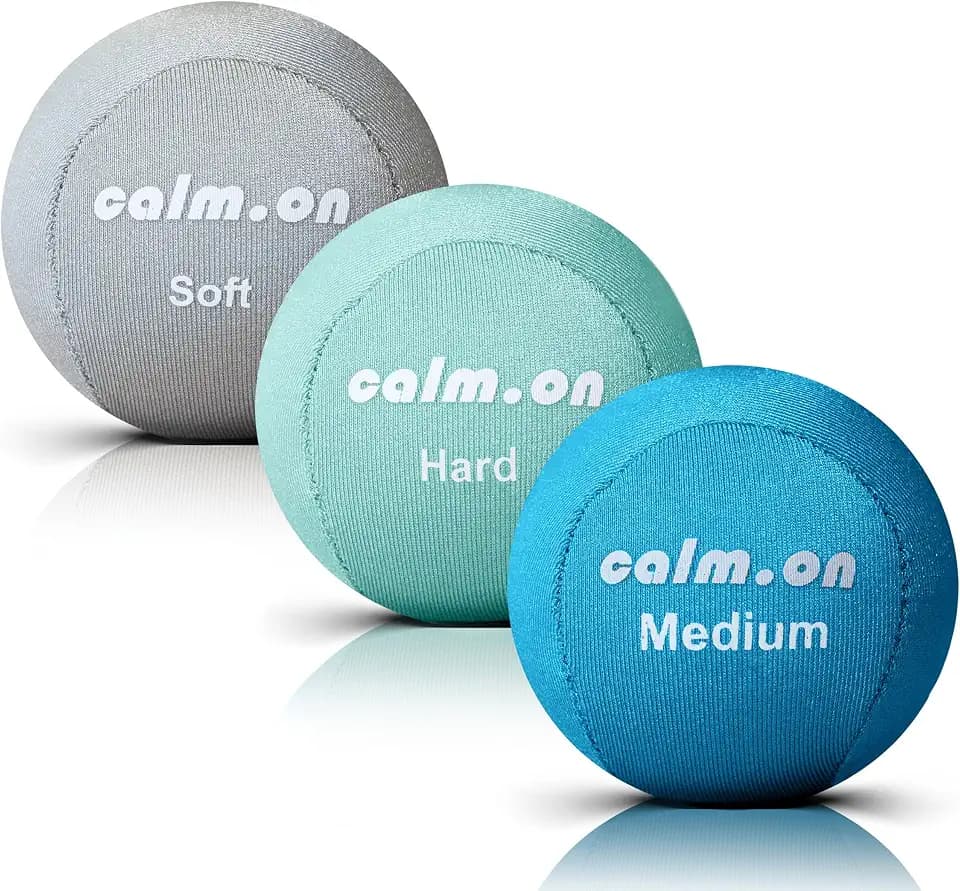 Calm.on® Antistressball Set für Erwachsene | Handtrainer für Therapie & Griffkraft | Knetball Set in 3 Stärken inkl. 12 Übungen gegen Stress.