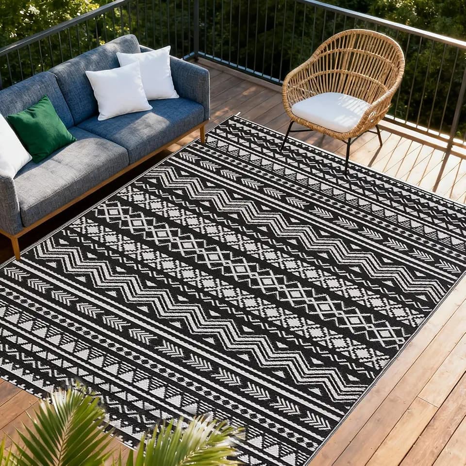 WILDROOTS Black and White Vertical Stripe Outdoor Rug 4x6 ft Waterproof Mat