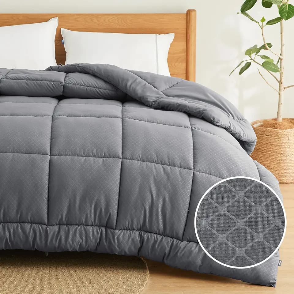 Bedsure Comforter Duvet Insert - Quilted Comforters Queen Size, All Season Duvet, Down Alternative Bedding Comforter with Tabs(Grey Diamond Pattern,Queen 88"x88")