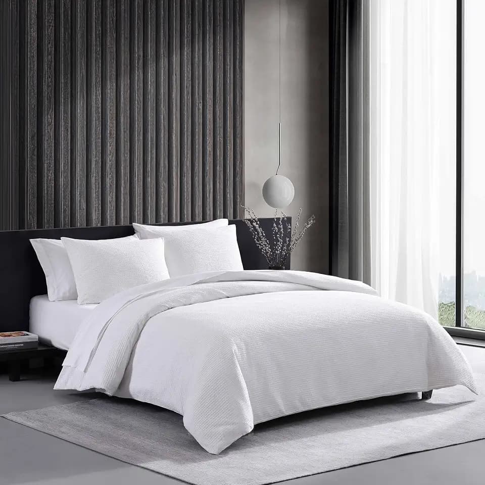 Vera Wang - Queen Size Comforter Set with Shams