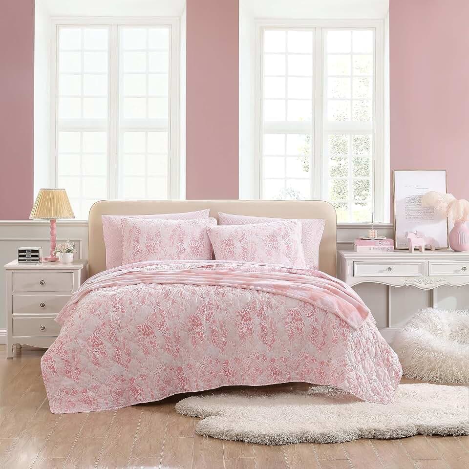Betsey Johnson - Queen Quilt Set with Shams, Soft Bedding Set