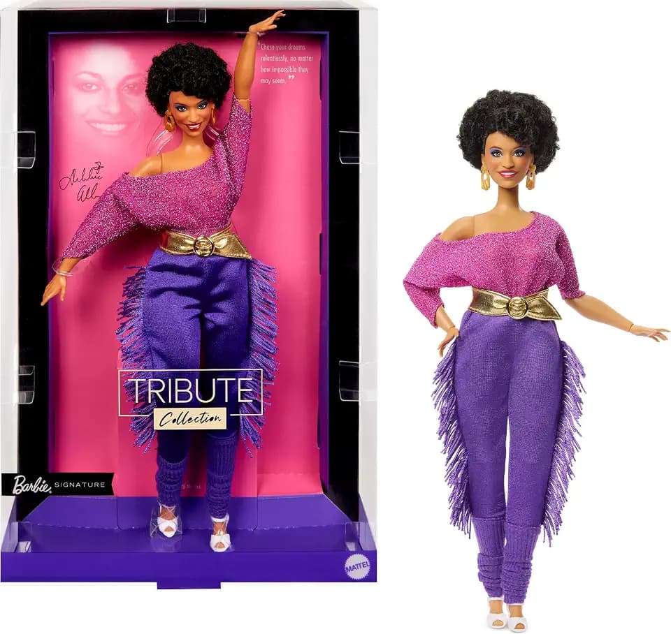 Barbie Signature Puppe, Debbie Allen Tribute Collection Bewegliche Puppe mit schulterfreiem Oberteil, goldenem Gürtel und violetten Fransenhosen mit Stulpen, JBJ24