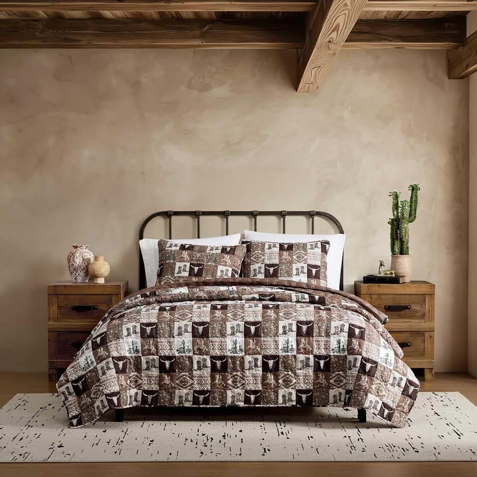 Wrangler - Queen Quilt Set with Matching Shams, Soft & Reversible Bedding for Year Round Comfort, Fall Western Patch Brown
