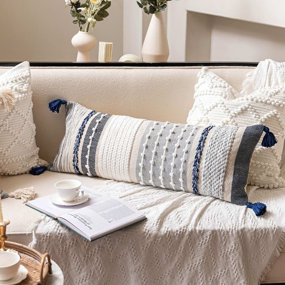 BlissBlush Dekorativer Lendenkissenbezug im Boho-Stil, Marineblau, 35,6 x 91,4 cm, langes Körperkissen für Bett, Akzent-Lendenwirbelkissen für Couch, moderner Bauernhaus-Kissenbezug, strukturierter