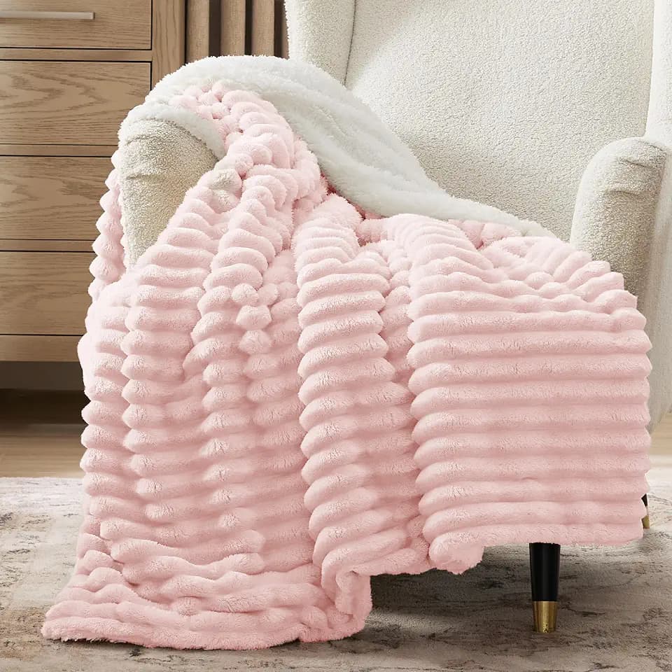 Bedsure Soft Sherpa Blanket Fluffy Pink Gift Twin 60"x80"