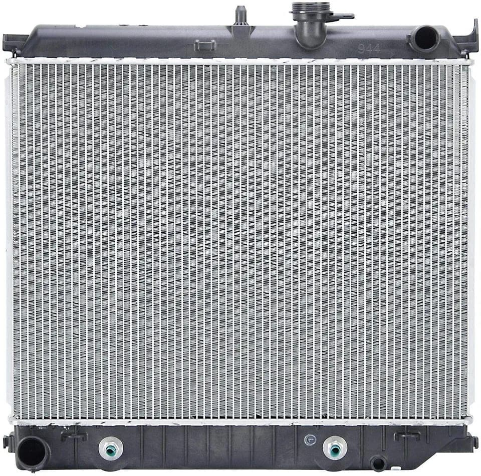 BESUTO Aluminum Radiator | Compatible with Chevrolet COLORADO 2.8 L4,2004-2006 | 22mm Core Thickness | Replaces CU2707