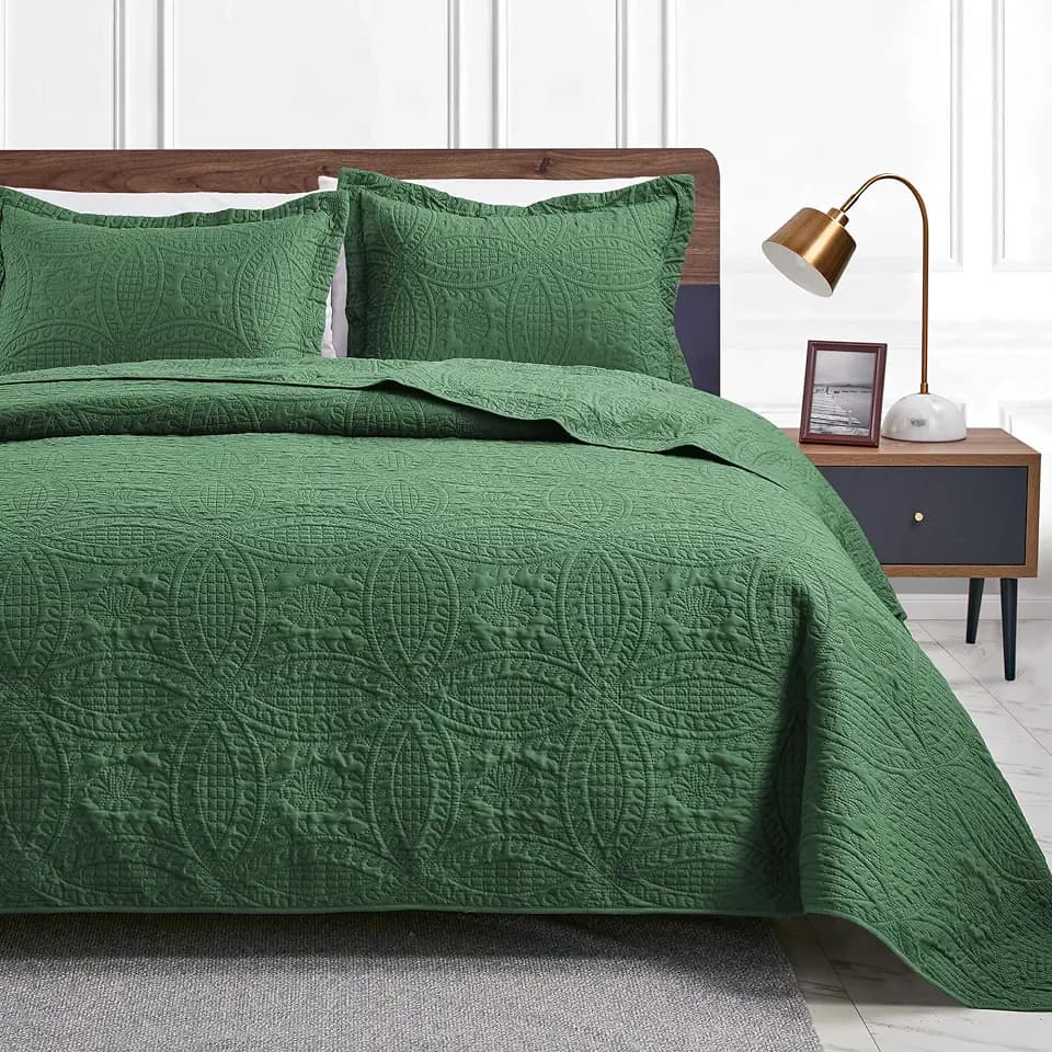 Love's cabin Quilts for Queen Bed Dark Green Bedspreads - Soft Bed Summer Lightweight Bedspread Comforter - Modern Style Coin Pattern Coverlet for All Season - 3 Pieces (1 Quilt, 2 Pillow Shams)