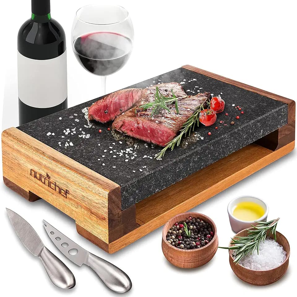 Nutrichef Heißer Stein, Lavastein, Steingrill- für Steak, BBQ & Fleischgrillen, Steak Platte- mit Edelstahlmessern, Steinplatte- Kocht & bewahrt Hitze und Geschmack, Beheiztes Steakbrett zum Servieren