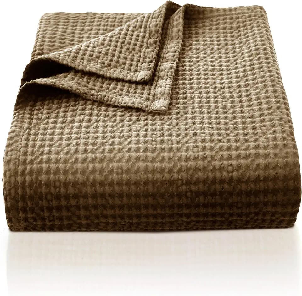 CHUFFED 100% Baumwolle Decke 130 x 150 cm, Weiche und Atmungsaktive Tagesdecke, Waffelmuster Leichte Decke als Sofadecke Couchdecke, Weich Kuschelige Wohndecke Wohnzimmer, Sofa Couch Braun