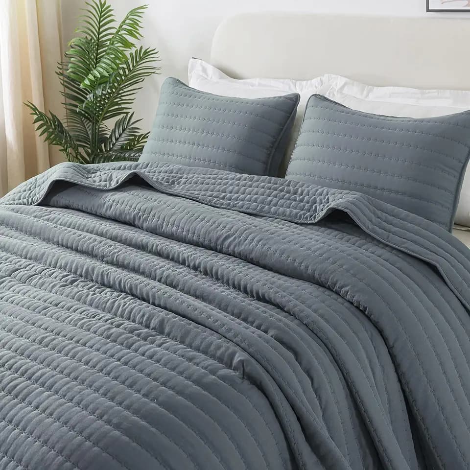 ROARINGWILD Dusty Blue Quilted Quilt Set, Queen Size, Lightweight, 3 Pieces
