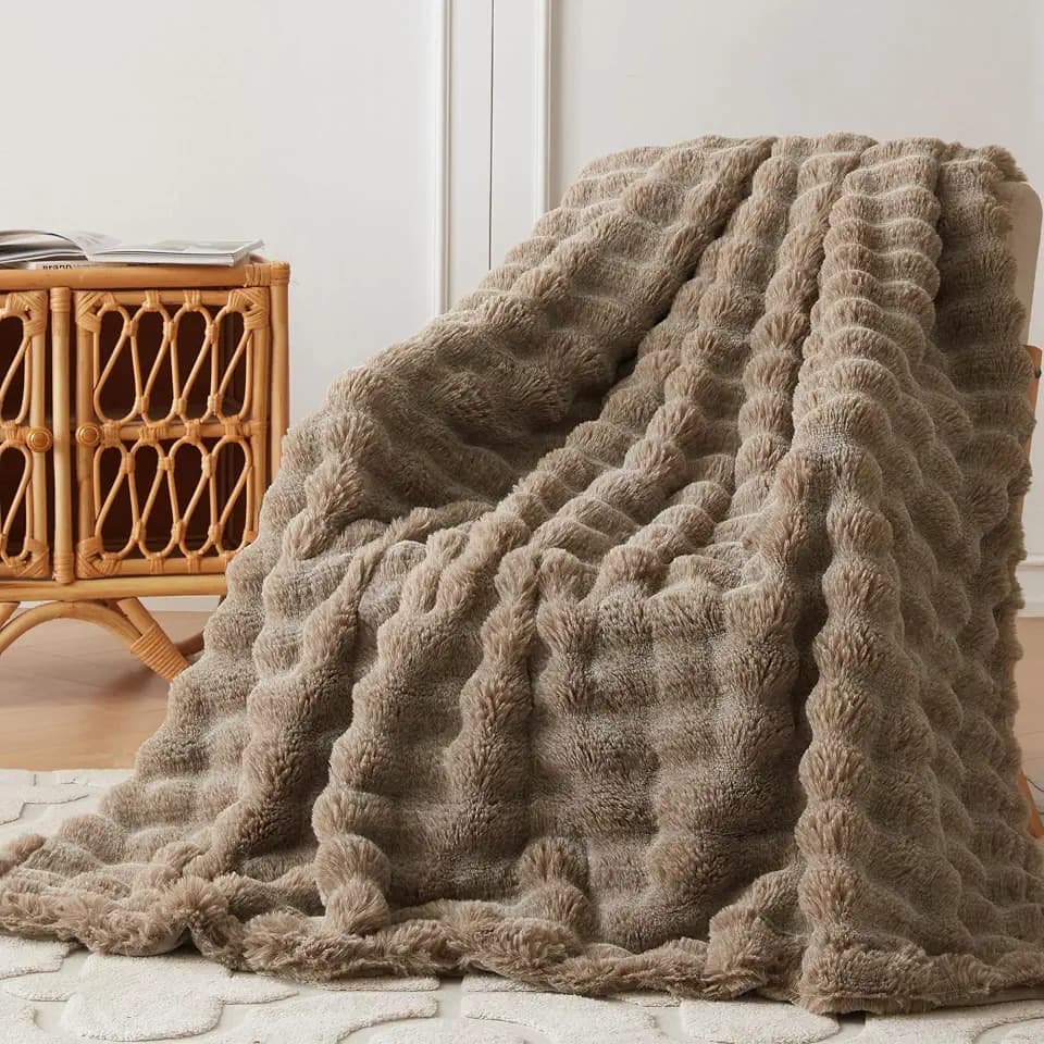 COOVA Soft Bubble Faux Fur Throw Blanket, 60"x80", Cationic Brown