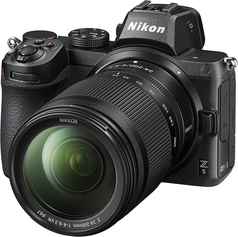 Nikon Z 5 Kit Z 24-200mm f/4.0-6.3 VR