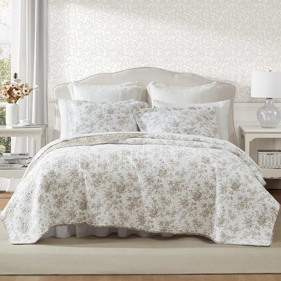 Laura Ashley - Soft & Lightweight Queen Quilt with Matching Shams