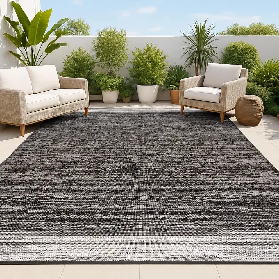 JONATHAN Y Mingled Solid Indoor Outdoor Area Rug 4X6 Black/Cream, Alda Modern Minimalist for Backyard, Patio, Porch, Easy-Cleaning, High Traffic, Pet-Friendly, Non-Shedding (TSN213A-4)