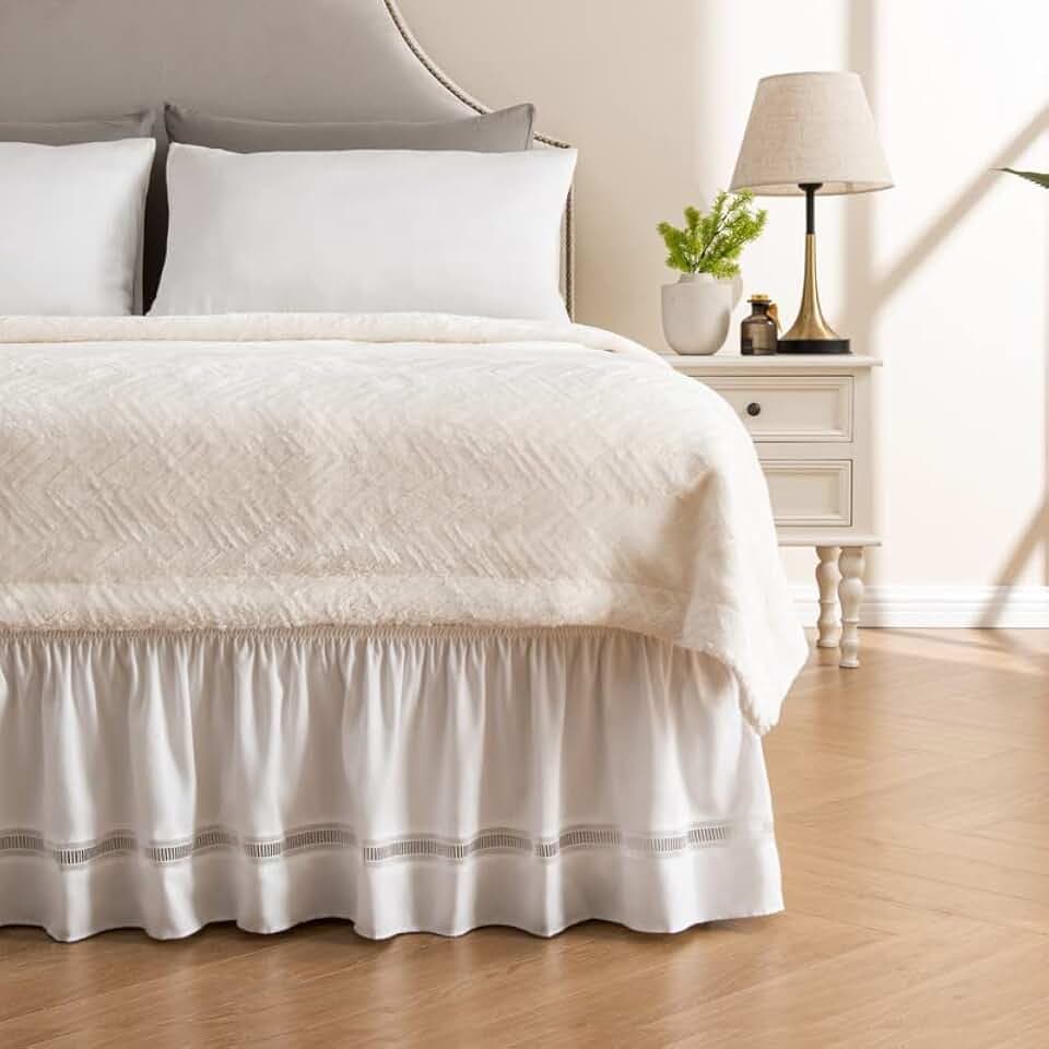MIYE Wrap Around Ruffled Lace Bed Skirt, Elastic Dust Ruffle with Adjustable Belts, Easy to Put On, Bed Frame Cover, Machine Washable (Ruffled Lace/White, King/Queen-12.5" Drop)