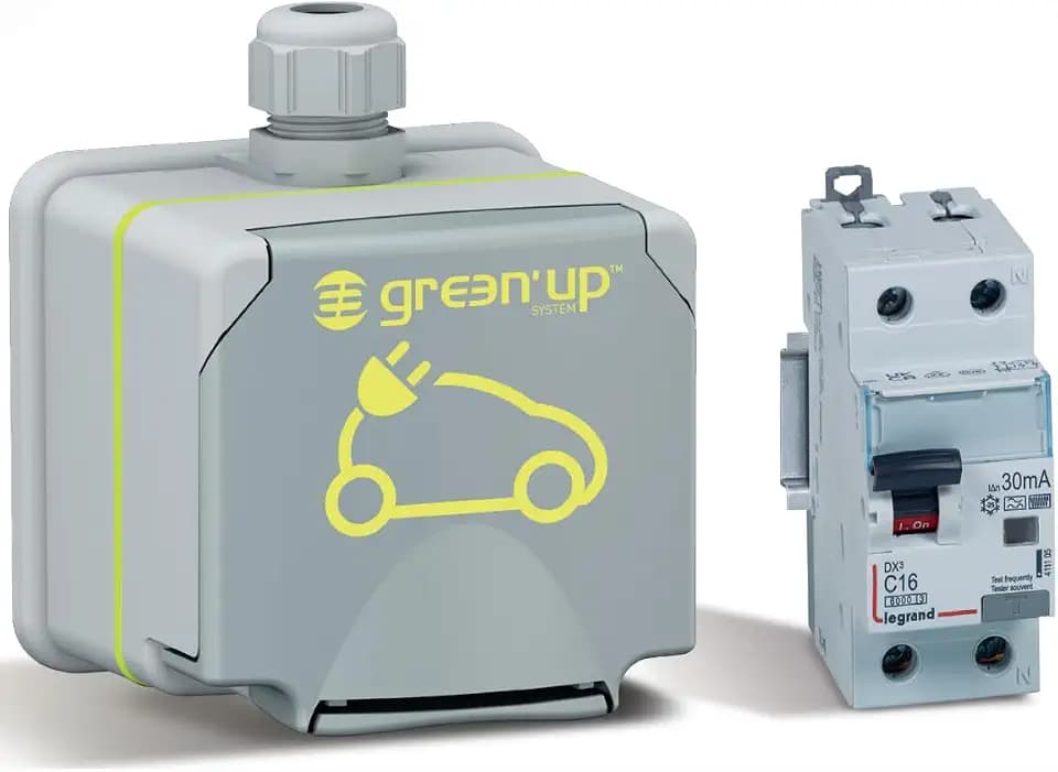LEGRAND, Green' Up Steckdose für Elektrofahrzeuge & Plug-in-Hybridfahrzeuge, Mode 1&2, 1-phasig, Ladestrom von 8-16A, 3,7kW, 230V, AP, IK08, IP44, inkl. FI/LS-Schalter, C16, 30mA, Typ F, 090470DE