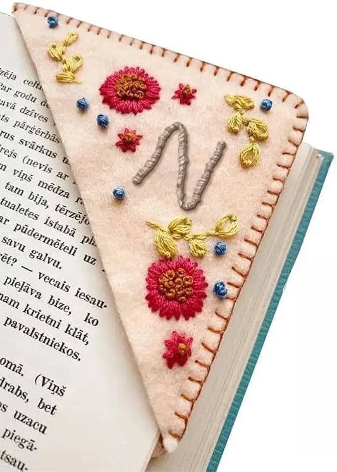 MOTEERLLU Personalized Hand Embroidered Corner Bookmark, Fall-N