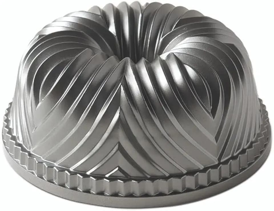 Nordic Ware Bavaria Bundt Pan, 10-Cup, Graphite