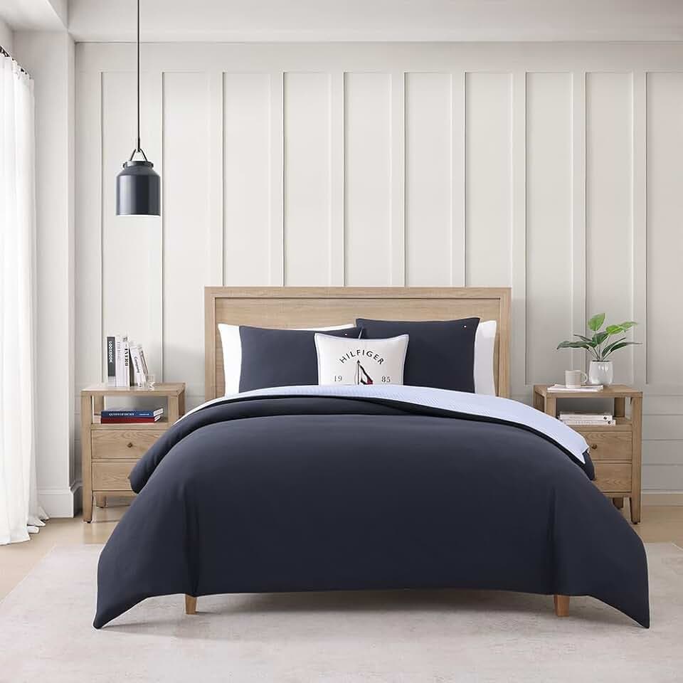 Tommy Hilfiger - King Size Comforter Set with Matching Shams