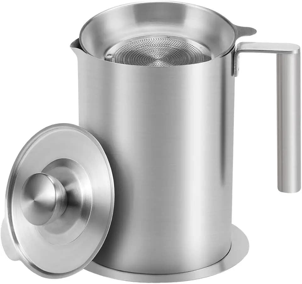 Sumerflos 1.8 L/1.9 Quart Stainless Steel Grease Strainer and Container - Large Oil Storage Pot Grease Keeper with Dust-Proof Lid & Easy Grip Handle - for Bacon, Kitchen Cooking or Frying Oil