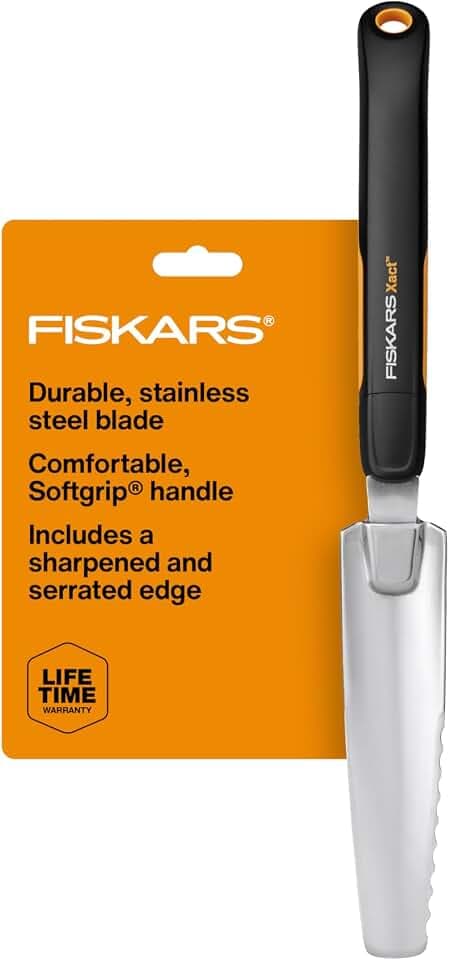 Fiskars Xact Hand Weeder, Stainless Steel Blade Garden Tool