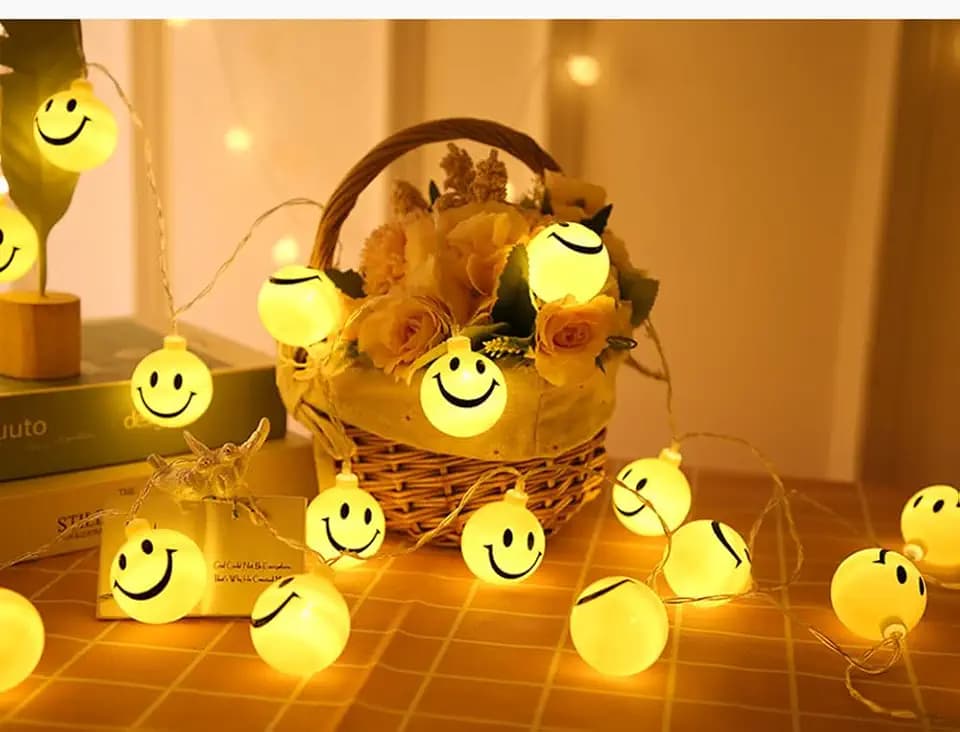 LED Smiling Face Happy Light String Children's Room Courtyard Decorative Light, Gift Wedding Halloween Christmas Party Decorative Battery Light (20 FT, Smiling face)