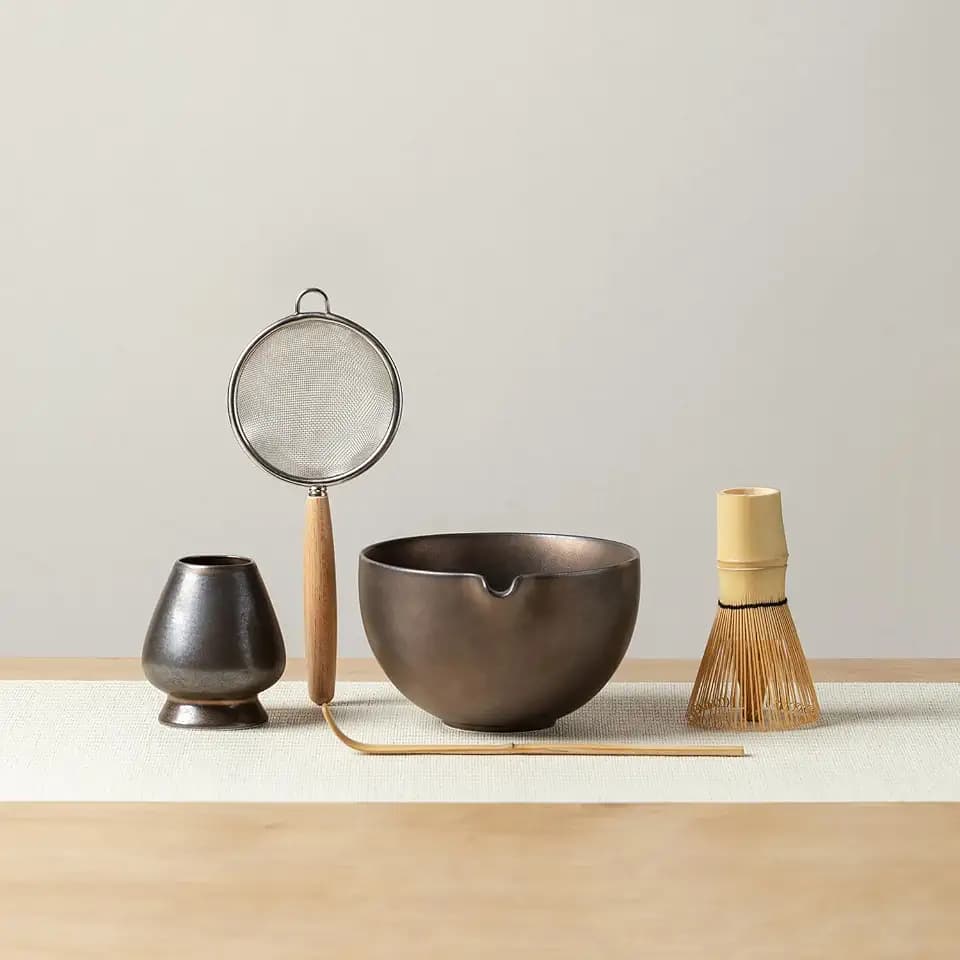 Matcha Whisk Set, Matcha Set with Ceramic Matcha Bowl, Bamboo Whisk & Holder, Sifter, Tea Scoop (Black Gold)