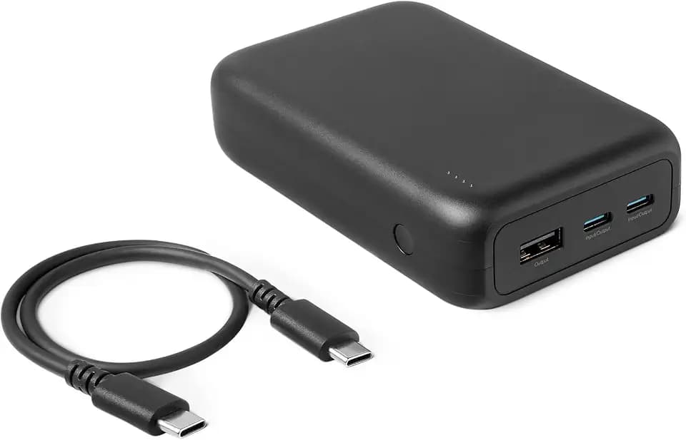 Amazon Basics Powerbank 20000mAh, Tragbares Ladegerät mit 3 Anschlüssen, USB-A und 2x USB-C bis 20W, LED-Anzeige, Inkl. USB-C-Kabel, Schwarz