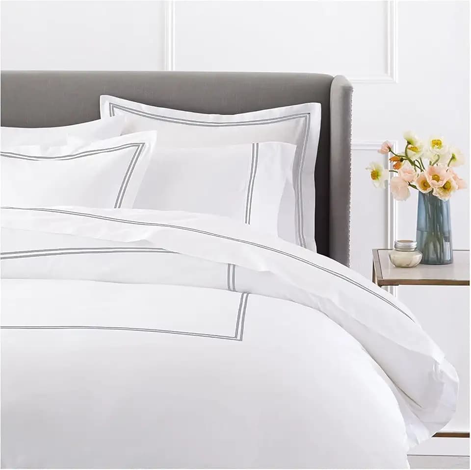 BedDecor Luxury Soft Brushed 400-Thread-Count Egyptian Cotton Embroidered Duvet Cover Set with Beautiful 2-Stripe Embroidery - - King/California King - White/Silver Grey