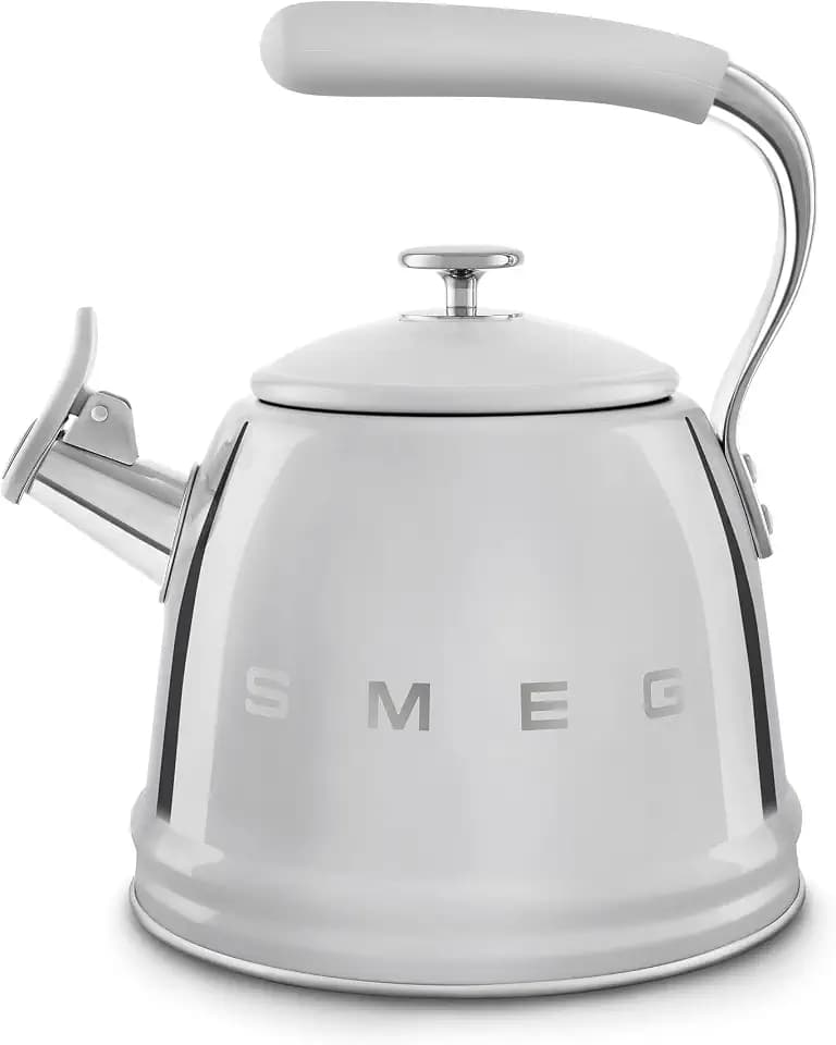 SMEG Stovetop Whistling Kettle – 50s Retro Style, 2.3 Liter (10 Cup / 2.4 Quart) Stainless Steel Tea Kettle with Iconic Design & Whistle – Premium Kitchen Statement Piece (Silver)
