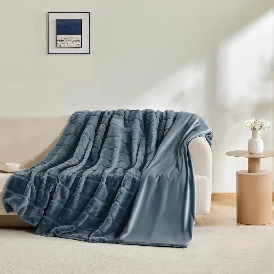 Sophia & William, Faux Fur Throw Blanket, 60 x 80 Faux Fur, Blue