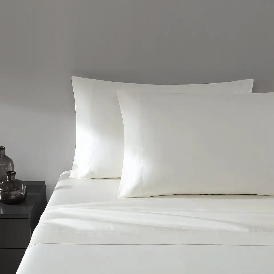 Vera Wang - Queen Size Sheet Set with Fitted Sheet & Pillowcases