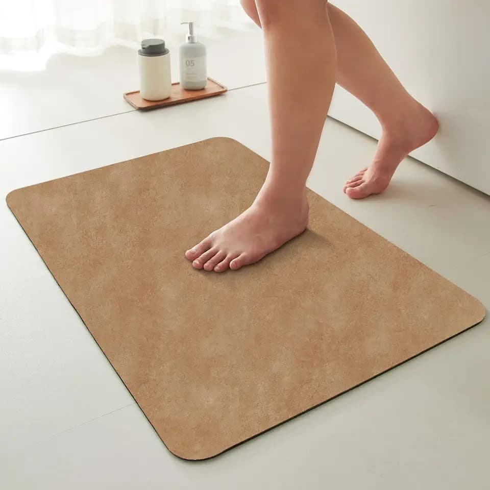 TYUU Thin Bath Mat, Small Bathroom Rugs Non Slip Washable, 20x30 Camel