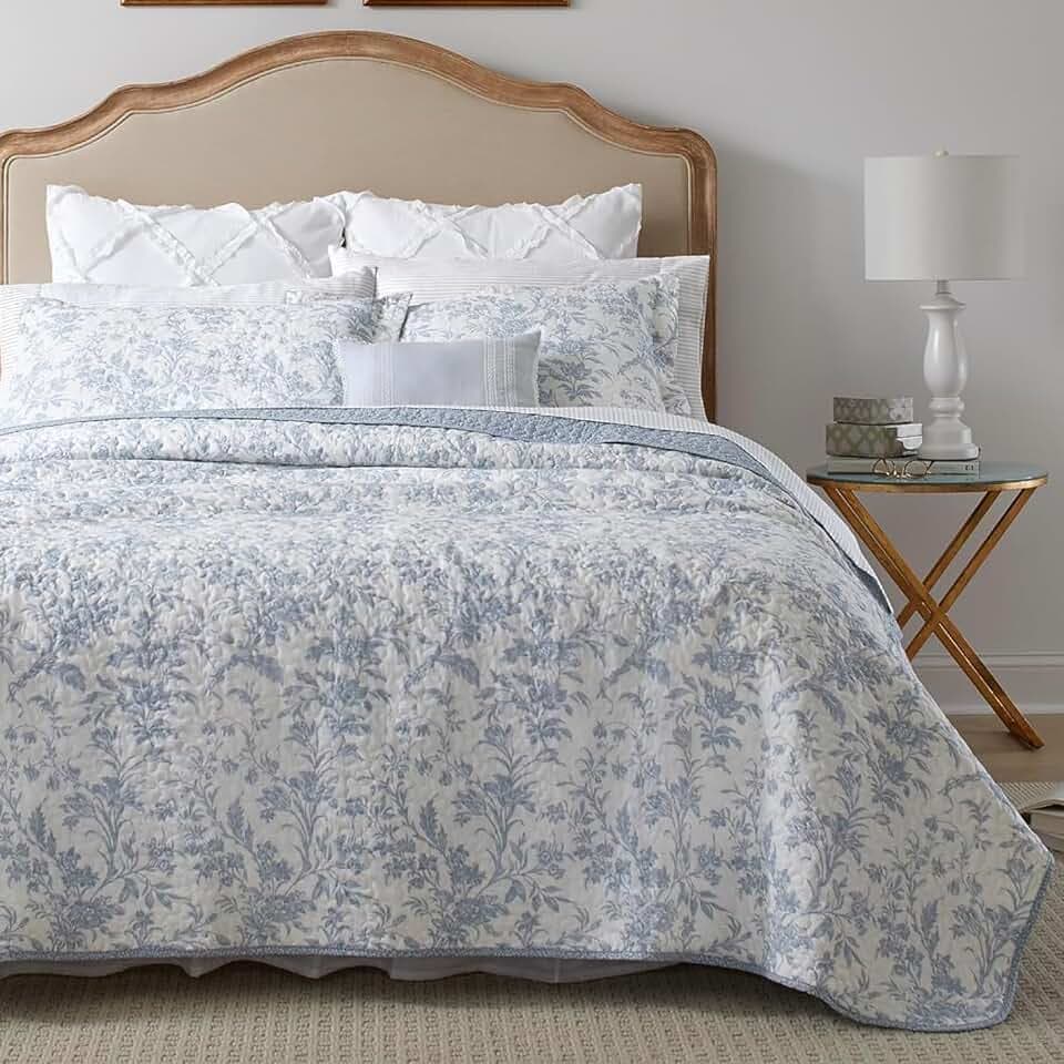 Laura Ashley - Soft & Lightweight King Quilt with Matching Shams