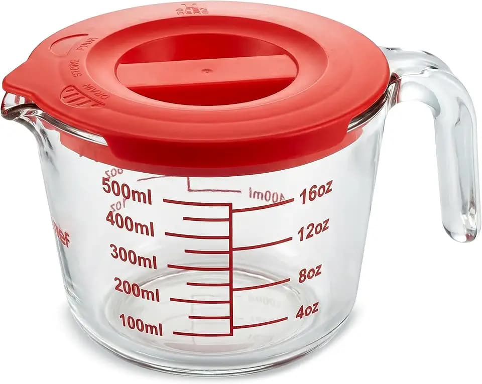 NutriChef 2 Cups Glass Measuring Cup with Lid (19 oz) - Heat-Resistant Borosilicate Liquid Measure Cup with Easy-Read Scale for Cooking, Baking and Food Storage, Dishwasher and Freezer Safe