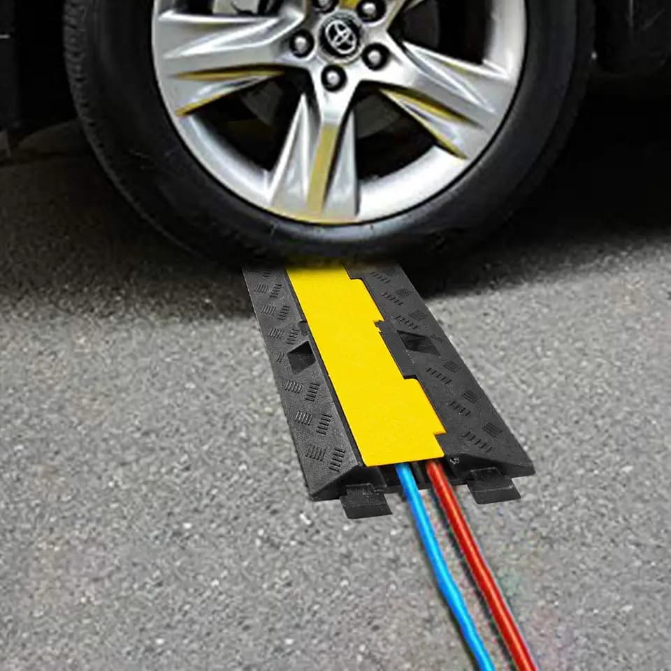 BestEquip Kabelschutzmatte 3 Stück 2 Kanal, 101 x 25 x 5 cm Überfahrschutz für Kabel, Kabelbrücke aus Handelsüblichem Thermoplastischem Gummi mit Modularem Design für Parkplätze, Lagerhäuser, Schwarz
