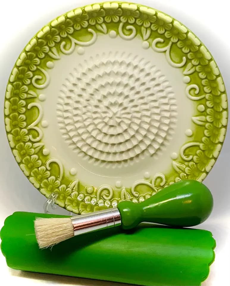 BonCera, Premium Ceramic Garlic Grater Plate Set - Green Embossed
