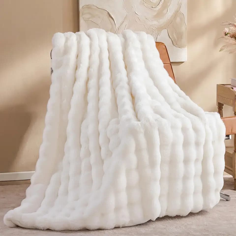 Smoofy Faux Rabbit Fur Throw for Couch - Cream White Bubble Blanket 50"x60"