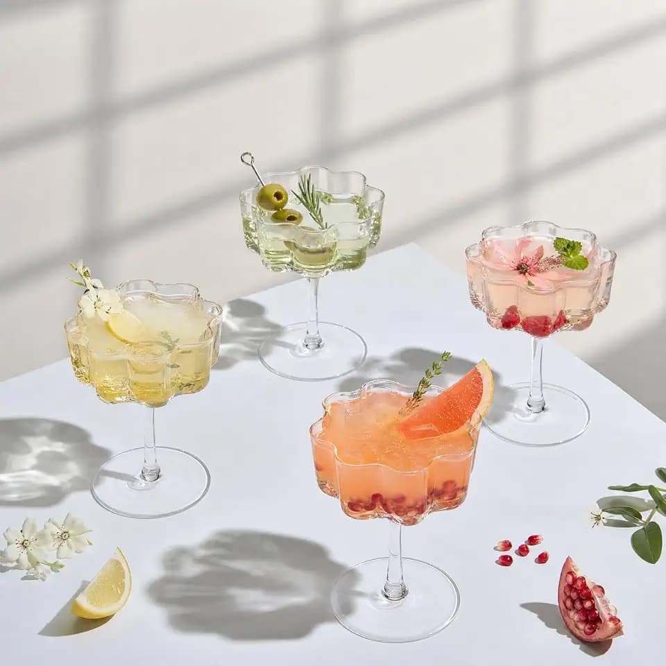 Flower Scalloped Vintage Wavy Petals Wave Glass Coupes 7oz Colorful Martini, Champagne & Cocktails, 4 Set Clear Rippled Champagne Glasses, Elegant Bar Glassware, Unique Aesthetic Coupe Glassware Gifts