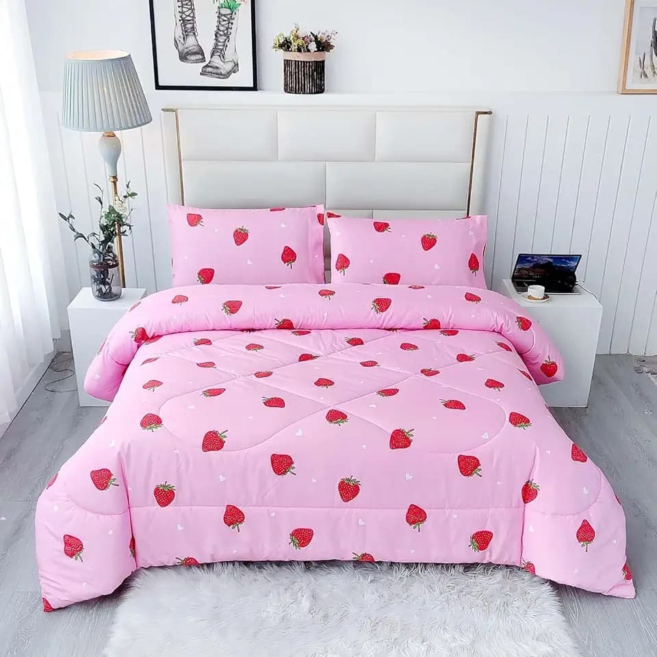 SDY 3 Pieces Strawberry Comforter Set Queen, Strawberry Queen Size Bedding Set, Kawaii Bed Set Kids Comforter Set, Cute Pink Bedding Room Decor for Girls, Children, Teen