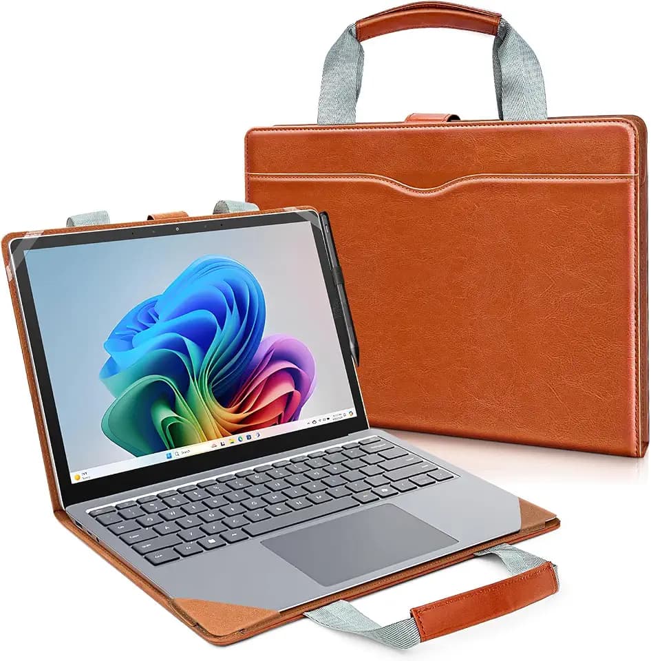Hülle für Microsoft Surface Laptop 7/6/5/4/3/2, Tragegurt, Braun | PU-Leder außen, weiches Mikrofaserfutter innen, Fronttasche, Stifthalter und Magnetverschluss, für mobiles Arbeiten unterwegs