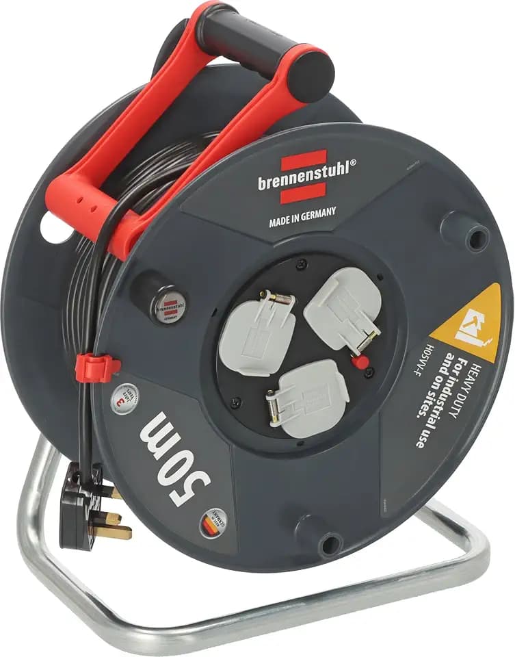 Brennenstuhl Garant Kabeltrommel 50m (Made in Germany, Verlängerungskabel mit 3 Steckdosen und Thermoausschaltschutz, ergonomischer Griff)