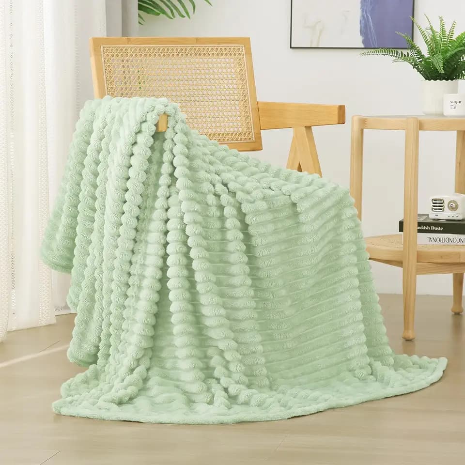 Cream Green Fleece Throw Blanket 50”×60” for Couch Sofa Livingroom