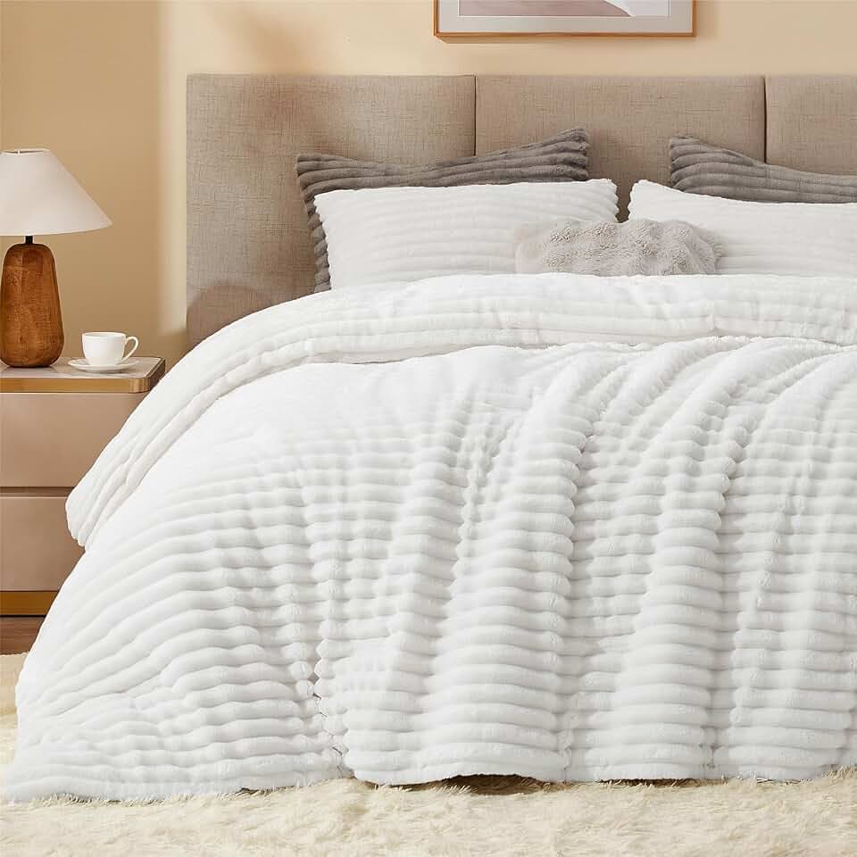 BEDELITE Fleece King Comforter Set, Fluffy Bed Set, Bright White