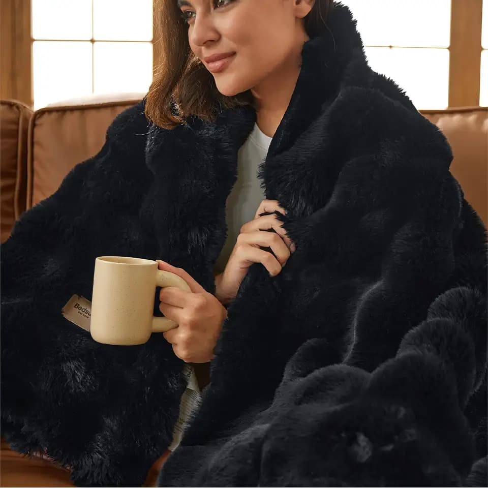 Bedsure Fluffy Bubble Faux Fur Twin Blanket, 60"x80", Black