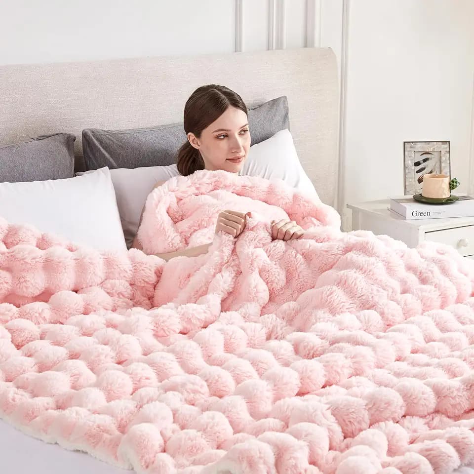 60"x80" Ultra-Soft Fuzzy Faux Fur Twin Blanket, Bubble Pink